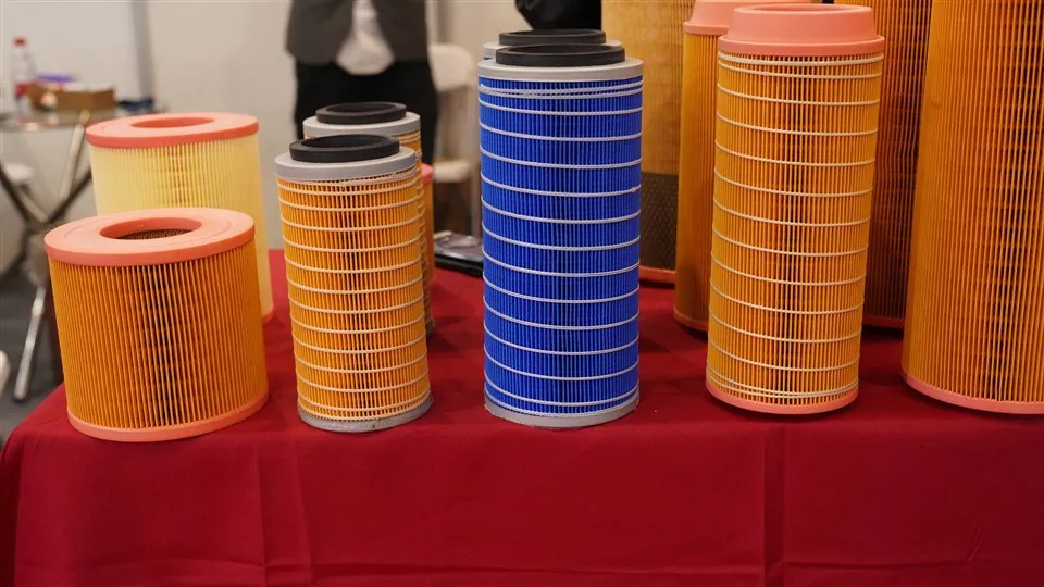 Ryksöfnunarsíurúllugerð Glertrefjaefni H14 Hepa rúlla loftsíupappír fyrir síuhylki